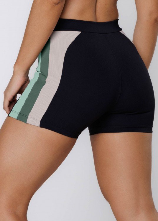 Short Fitness Reason em Poliamida Preta com Verde