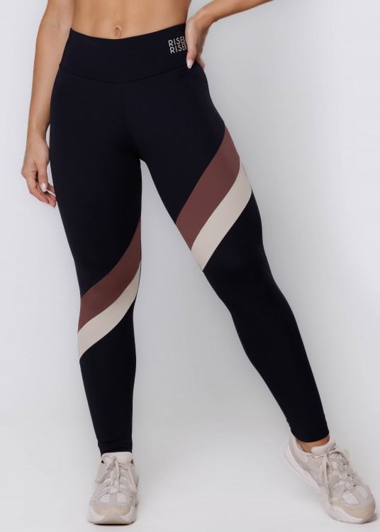 Legging Fitness Up em Poliamida Preta com Recortes